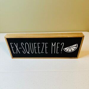Ex-Squeeze Me Black Block Sign With Lemon Slice Graphic Table Decor Wall Decor
